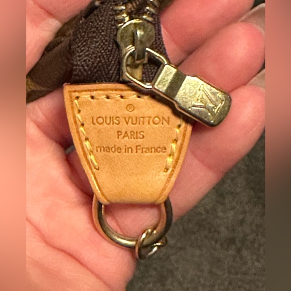 Louis Vuitton mini pochette w/ chain - Picture 5 of 7